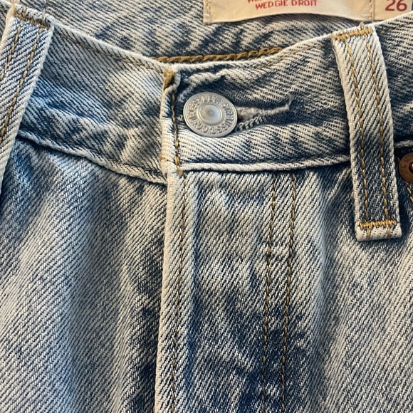 Stylish Light and Dark Wash Jeans - Picture 4 of 5